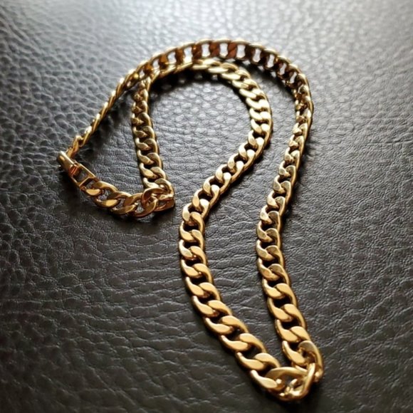 Avon necklace - Picture 1 of 3